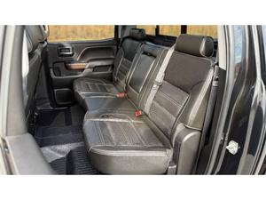 Nouveau GMC Sierra 2500 Denali L5 4WD Chrome R18 2024 avec sièges en cuir, intérieur foncé, transmission automatique, moteur diesel Triton 35 pouces M/T, conduite à gauche - Product Image 4