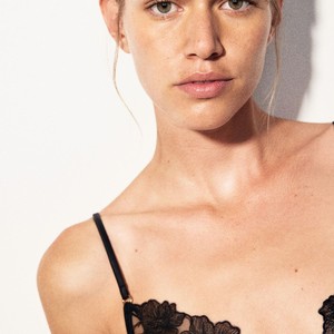 Fitness Wear Sport Yoga Bra and Leggings Set Ropa de entrenamiento personalizada Tallas grandes Yoga Set - Product Image 3