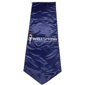 Drapeau promotionnel durable en polyester satiné imprimé numériquement, bannière suspendue en forme de larme pour les écoles bilingues internationales Wellspring - Product Image 1