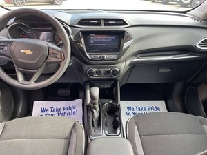 USED 2023 Chevrolet Trailblazer LT Turbo AWD Leather Interior Light <b>Panoramic</b> Sunroof - Product Image 3