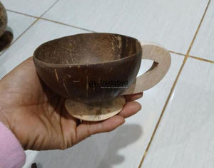 Taza de coco de estilo tropical Taza de concha hecha a mano para fiestas ecológicas y casas de Vida Verde de Tradebyd - Product Image 4