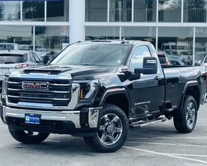รถบรรทุก GMC Sierra 2500HD SLE รุ่นปี 2025 สีดำ ดีเซล แบบห้องโดยสารปกติ ขับเคลื่อน 4 ล้อ มือสอง พร้อมหลังคาซันรูฟ สตาร์ทเครื่องยนต์จากระยะไกล เบาะหนัง ชุดแต่งออฟโรด R17 X31 - Product Image 1