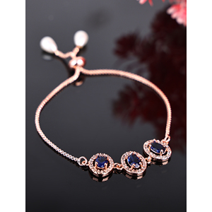 สร้อยข้อมือไข่มุกเหนือกาลเวลา สีน้ำเงินสง่างาม - Product Image 1