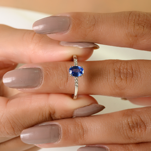 Impresionante Anillo Apilable Minimalista de Zafiro Azul Natural y Diamantes para Joyería Unisex de Uso Diario, Oro Blanco Sólido de 14K - Product Image 2