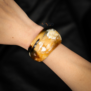 Brazalete cuadrado C superventas, medio lacado, pulsera de cuerno de búfalo negro natural, hecho a mano en Vietnam - Product Image 4