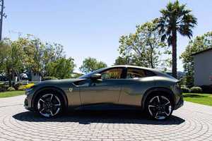 Ferrari Purosangue AWD 2024 d'occasion en excellent état, transmission automatique, intérieur cuir, turbocompresseur, régulateur de vitesse adaptatif, jantes R19, SUV léger - Product Image 2