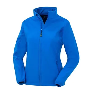 Veste softshell recyclée pour femme, équipement de randonnée durable et sac étanche, vêtements d'aventure en plein air écologiques - Product Image 3