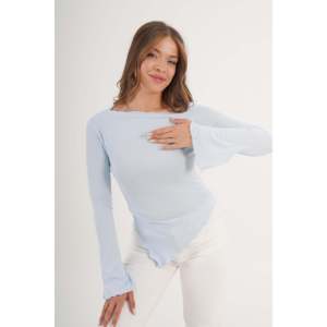 Blouse basique en tricot bleu ciel à coupe asymétrique en gros - Product Image 3