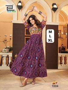 Festival Wear Navratri Special Última colección Increíble color Heavy Georgette Print con Gamthi Work Vestido largo con volantes - Product Image 2