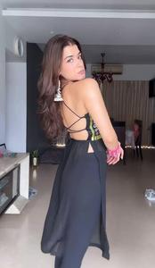 Broderie en fil de fausse Georgette lourd et haut de travail en miroir véritable avec haut de pantalon élastique à l'arrière et costume Dupatta à impression numérique - Product Image 2