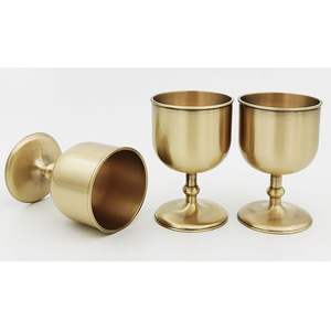 Ciborio Moderno de Lujo, Copa de Vino Cristiana, Diseño Metálico Personalizado, Copa Sagrada Religiosa Grabada a Mano, Metal Plateado - Product Image 2