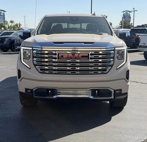 รถกระบะ GMC Sierra 1500 Denali Crew Cab 4WD ปี 2026 พร้อมไฟหน้า LED และไฟวิ่งกลางวัน ยาง R20 - Product Image 1