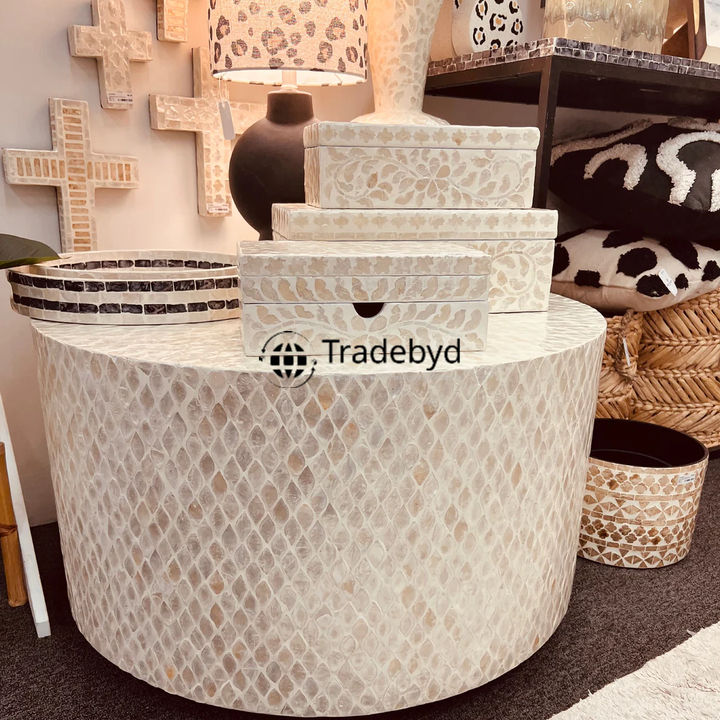 Available in different Colors