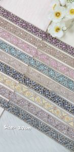 Bordado floral hecho a medida en nueve formas de color en diseños étnicos para fines de mejora de prendas en La India de 1,75 pulgadas de ancho. - Product Image 3