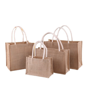 Sac de shopping réutilisable en jute écologique imprimé sur mesure de qualité supérieure, avec cordon de serrage, motif rayé, vente en gros - Product Image 1