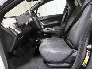 รถ BMW iX xDrive50 AWD ปี 2022 สภาพเยี่ยม ไมล์น้อย มีจำหน่ายแล้ว ราคาสุดคุ้ม ไม่ควรพลาด - Product Image 3