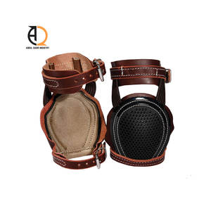 Bottes de protection en cuir pour chevaux avec sangles réglables – Équipement d'équitation et d'entraînement western pour les jambes - Product Image 4