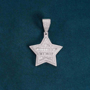 Deslumbrantes colgantes de hip hop con diamantes de moissanita para hacer declaraciones audaces en la moda urbana a la venta a precios asequibles - Product Image 1