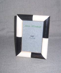 Cadre photo en résine avec incrustation en laiton, nouvelle combinaison de couleurs tendance, avec support arrière, décoration murale de haute qualité, cadre photo en résine - Product Image 1