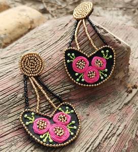 Boucles d'oreilles en perles faites à la main, boucles d'oreilles multi-perles personnalisées, bijoux de fête pour femmes au meilleur prix, boucles d'oreilles en perles - Product Image 4