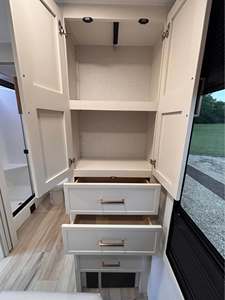 บ้านพ่วงเดินทางสุดหรูพร้อมห้องนั่งเล่นด้านหลัง + จัดส่งฟรีทั่วประเทศ - Product Image 3