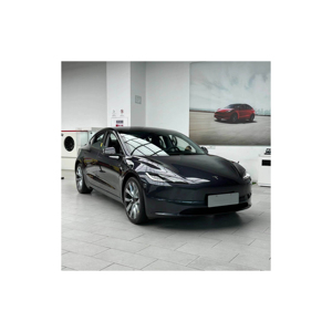 Tesla Model Y Performance avec transmission intégrale et accélération exaltante. - Product Image 2