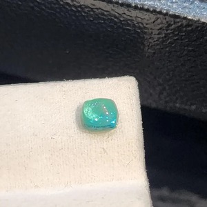 Cabujón de Esmeralda en Forma de Cojín de 5x5 MM, Verde Intenso Natural, Pulido, Gema Suelta, Rara y Hermosa, Gemas Mehrajudin - Product Image 2