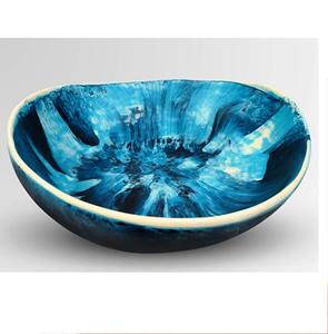 Bol en résine vert perle sable, forme asymétrique, bord brillant, intérieur brillant, fait à la main, écologique, passe au lave-vaisselle, vaisselle de fête - Product Image 4