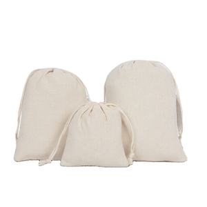 Bolsa de Regalo de Muselina de Algodón Reciclable y Duradera LINNA de 10x12cm con Cordón y Logotipo Personalizado para Dulces, Joyería y Pequeños Objetos - Product Image 1