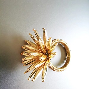 Élégant porte-serviette à fleurs en or avec un design unique pour la décoration de table, les mariages, les fêtes, les repas dans un hôtel, un look luxueux - Product Image 6