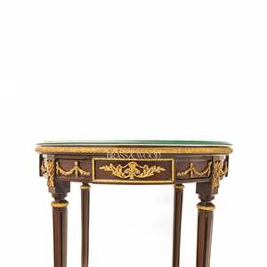 Mesa Auxiliar Redonda de Lujo de Caoba con Incrustaciones Florales y Guirnaldas de Latón Dorado Antiguo para Decoración Clásica del Hogar - Product Image 3