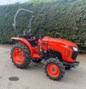 Tracteur agricole diesel 4x4 compact de 75 CV avec transmission par engrenages, moteur et pompe, haute productivité pour la culture en verger, jardin et champ - Product Image 1