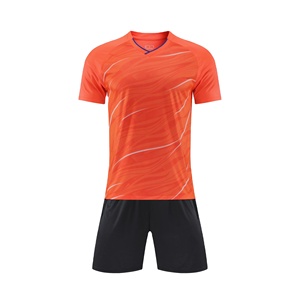 ชุดฟุตบอลผ้าโพลีเอสเตอร์สำหรับผู้ชายชุดนักฟุตบอลผ้า100% ใส่สบายพร้อมโลโก้ตามสั่ง - Product Image 5