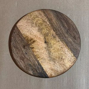 Meilleures ventes Planche de service ronde en bois de manguier de 10 pouces Plateau décoratif rustique pour les collations, les pizzas, la cuisine et la décoration intérieure - Product Image 1
