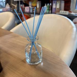 Diffuseur de roseaux en bambou de 100ml avec bâtonnets de fibres Diffuseur en verre Parfum d'intérieur de marque privée - Product Image 5