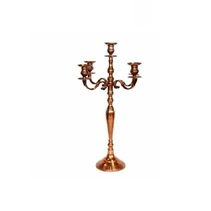 Candélabre en métal haut et antique en cuivre pour la décoration de la maison et des mariages, centre de table artisanal, candélabre sur pied - Product Image 1