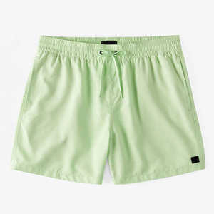 Pantalones cortos de gimnasio para hombre atléticos de color liso con cordón de poliéster de 145 gramos de verano al por mayor - Product Image 1