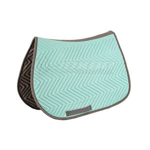 Tapis de selle souple pour l'équitation Service OEM Disponible avec couleurs personnalisées et options de logo - Product Image 1