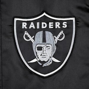 Veste de bombardier Raiders personnalisée pour hommes veste de baseball en satin brodé bombardier noir Raiders léger fermeture à bouton pression personnalisé - Product Image 4