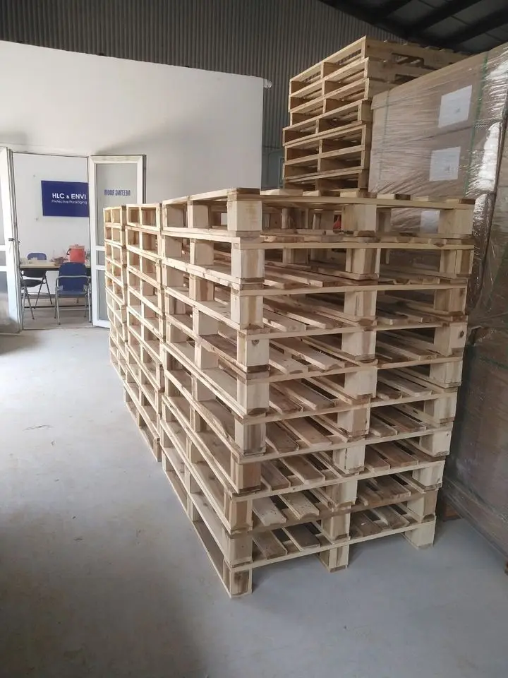 Wood pallet 4-ways meet EU and EPAL standard for logistic transport with customize specification from SAFIMEX 2022