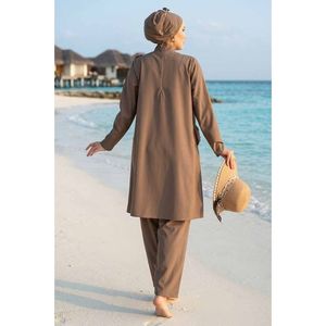 Traje de Baño de Tres Piezas con Detalle de Volantes Adornados con Perlas, Estilo Modesto - Product Image 4