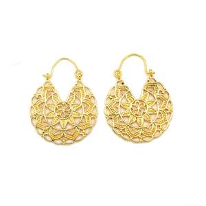 Boucles d'oreilles créoles florales bohèmes ethniques en laiton pour femmes, plaqué or 18 carats, bijoux mandala, vente en gros - Product Image 1