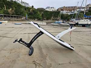 Hydroflyer 8KW 45KM/H Tabla de Surf Eléctrica de Pie con Diseño Nuevo, Fabricada en Fibra de Carbono, con Manillares Desmontables - Product Image 4