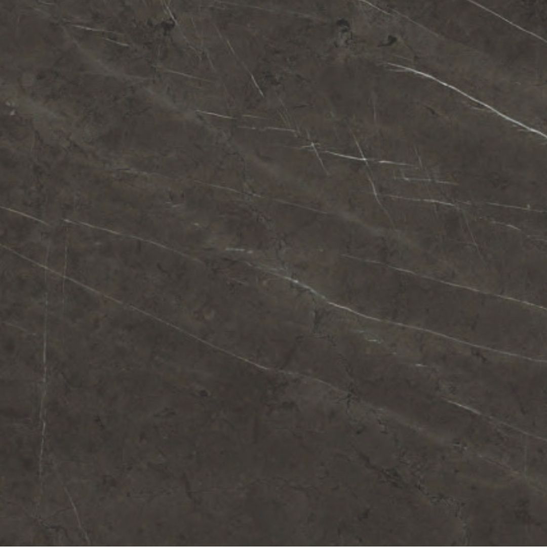 สีเทาเข้ม