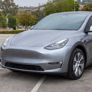 Valor excepcional 2024 T e s l a Mo del Y AWD de largo alcance de doble motor AWD, rango de 310 millas - Product Image 1