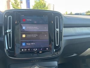 Offre exceptionnelle : V O L V O C40 Recharge Pure Electric P8 AWD d'occasion 2022 - Prêt à être expédié - Product Image 3