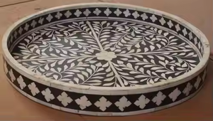 Plateau de service rond en os incrusté fait à la main, design moderne, artisanat artisanal de l'Uttar Pradesh pour la décoration de la maison et les articles de cuisine - Product Image 2
