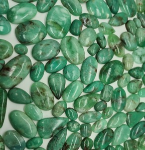 หินคริโซเพรสอัญมณีทรงหลวมสีเขียวธรรมชาติแผ่นหลังเรียบทรงรีทรงหยดน้ำตาทรงหลังเบี้ยขนาดใหญ่ - Product Image 1