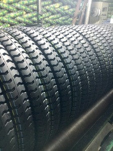 Pneu moto KUMA K523 – Nouvelle carcasse tubeless en caoutchouc naturel, durable, forte adhérence, garantie 12 mois, idéal pour la route - Product Image 1