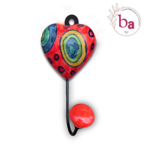 Hecho a mano de cerámica roja corazón azulejo pared abrigo gancho llavero colgador elegante y duradero producto hecho a mano - Product Image 1